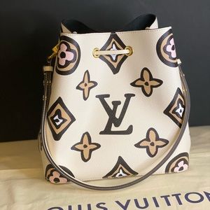 Louis Vuitton NéoNoé MM Wild at Heart Cream